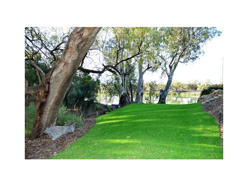 15499 Sturt Highway, Wigley Flat SA 5357