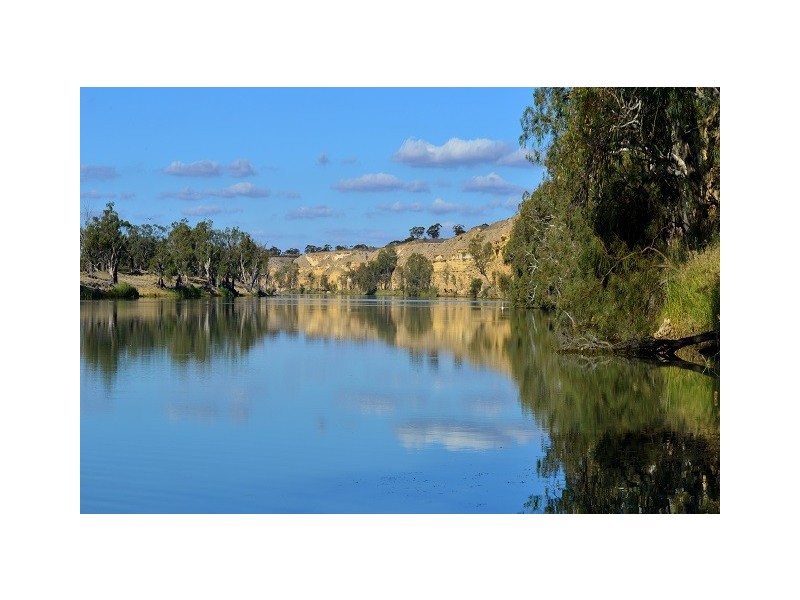 15499 Sturt Highway, Wigley Flat SA 5357