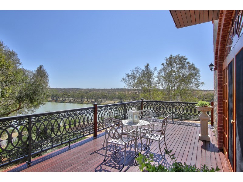 15499 Sturt Highway, Wigley Flat SA 5357
