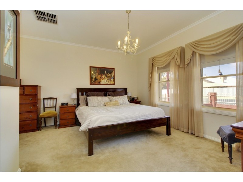 12A First Street, Loxton SA 5333