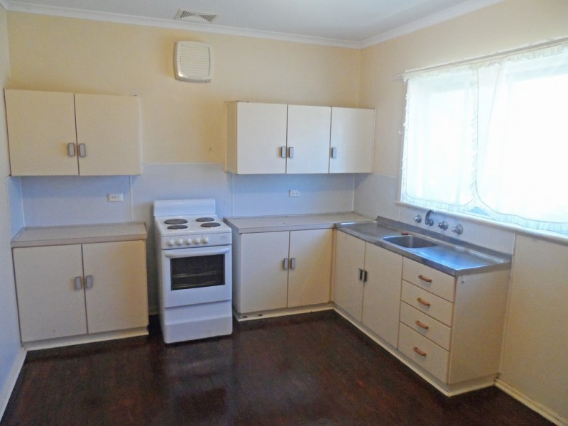 29 Colin Street, Loxton SA 5333