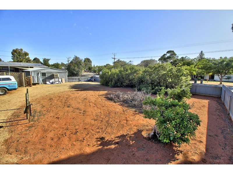 5 Eringa Avenue, Loxton SA 5333