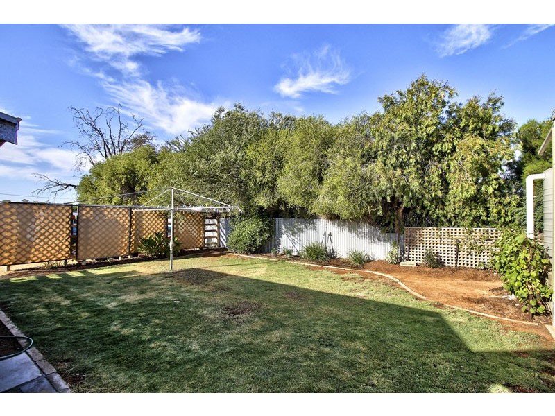 5 Eringa Avenue, Loxton SA 5333