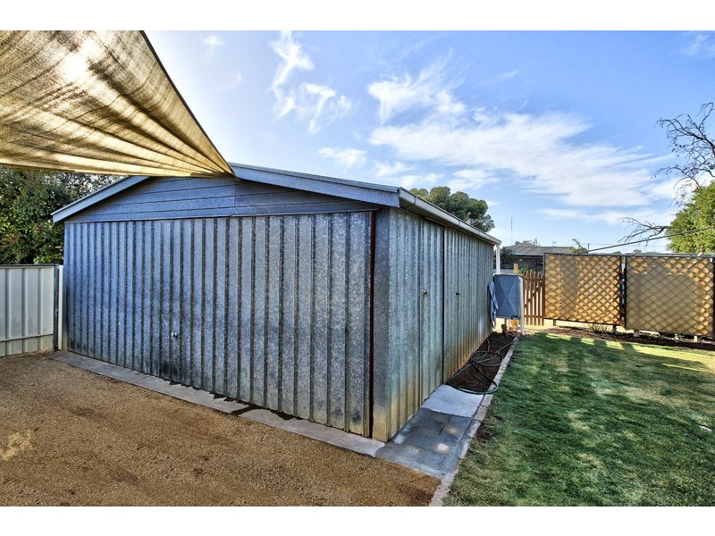 5 Eringa Avenue, Loxton SA 5333