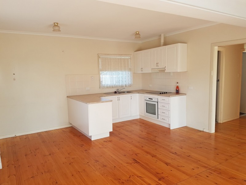 5 Eringa Avenue, Loxton SA 5333