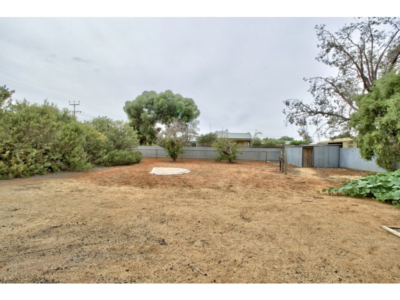 5 Eringa Avenue, Loxton SA 5333 Floorplan