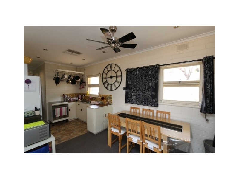5 Loffler Road, Waikerie SA 5330
