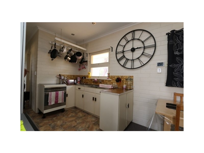 5 Loffler Road, Waikerie SA 5330