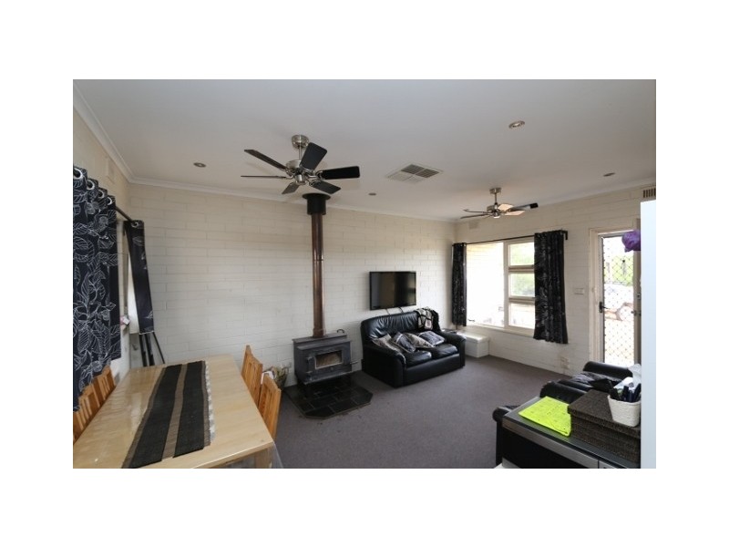 5 Loffler Road, Waikerie SA 5330