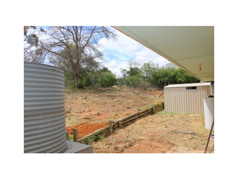 5 Loffler Road, Waikerie SA 5330