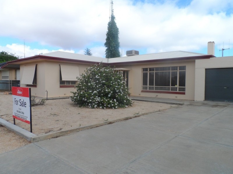 12 First Street, Loxton SA 5333