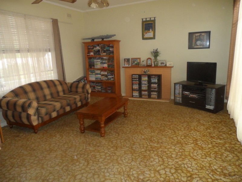 12 First Street, Loxton SA 5333