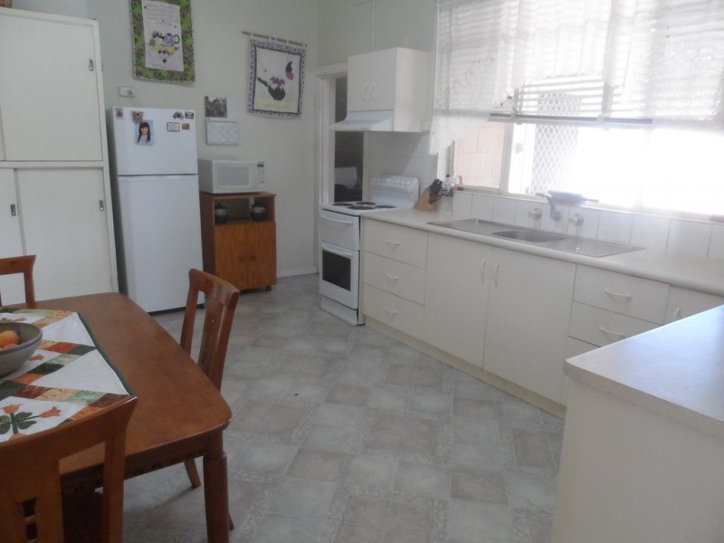 12 First Street, Loxton SA 5333