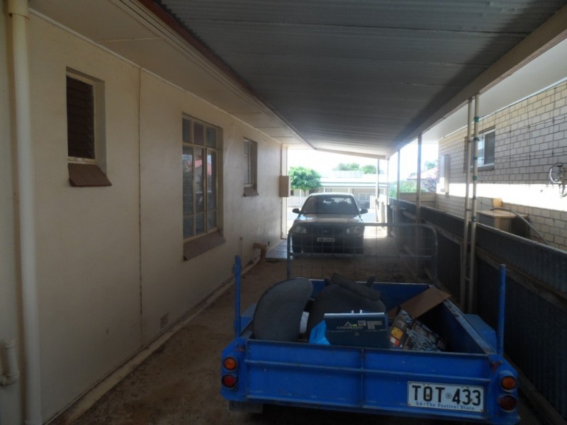 12 First Street, Loxton SA 5333