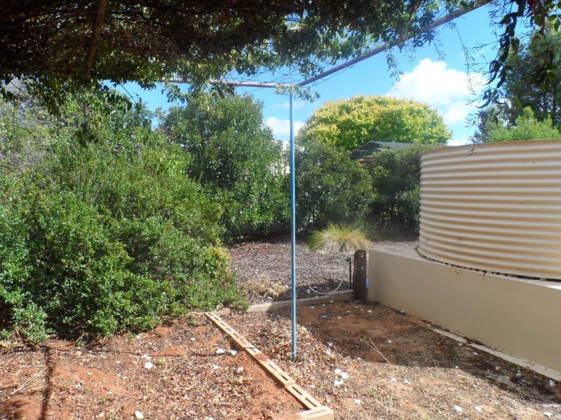 12 First Street, Loxton SA 5333
