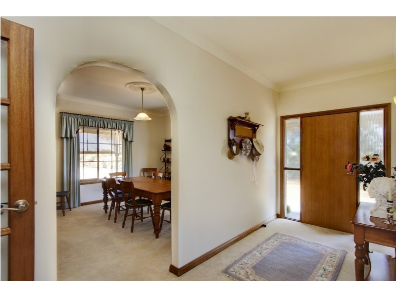 23 Hilltop Drive, Loxton SA 5333