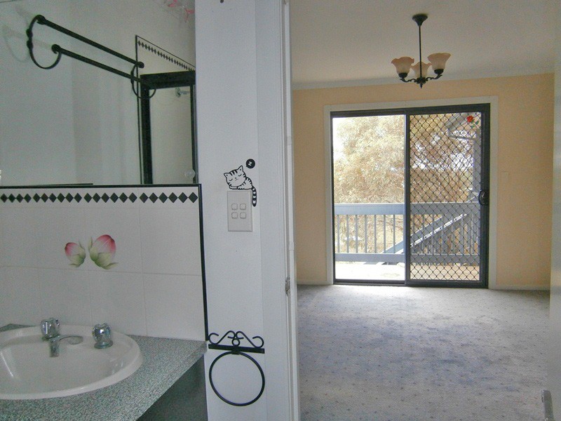 13 North Terrace, Blanchetown SA 5357