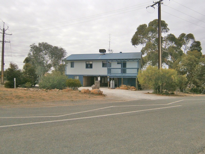 13 North Terrace, Blanchetown SA 5357