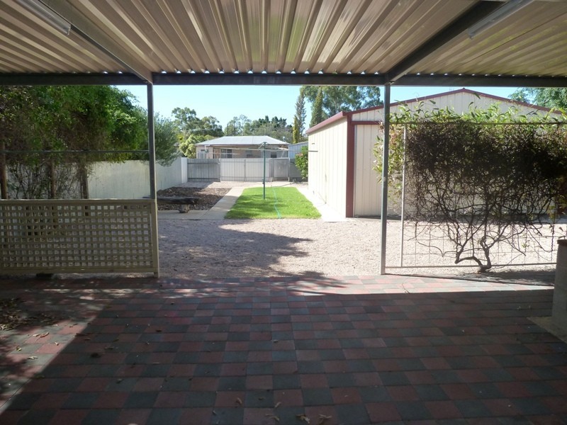 8 Trenaman Crs, Berri SA 5343