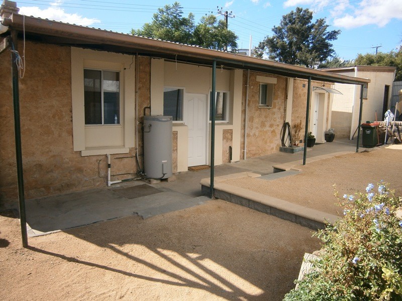 16 White Street, Waikerie SA 5330