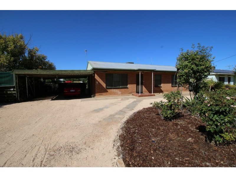 2 Roberts Street, Berri SA 5343