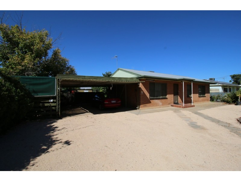 2 Roberts Street, Berri SA 5343