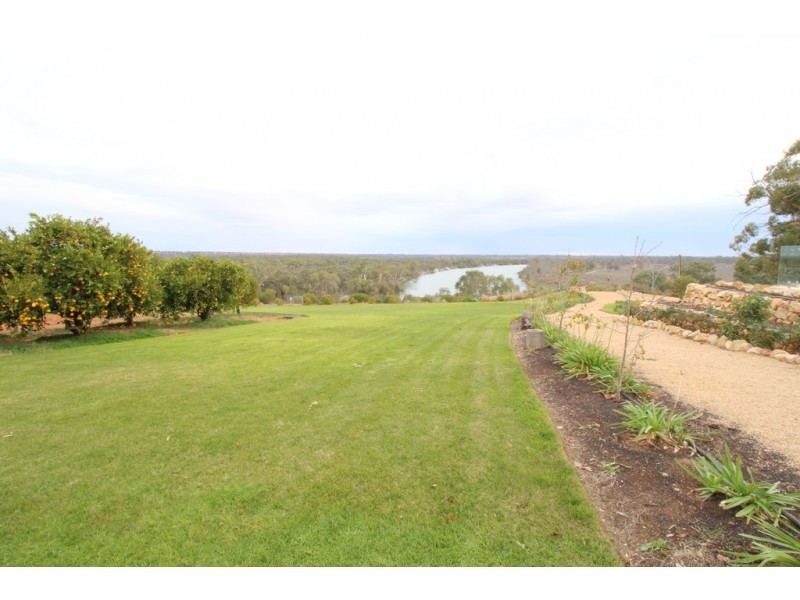 79 Casson Avenue, Loxton SA 5333