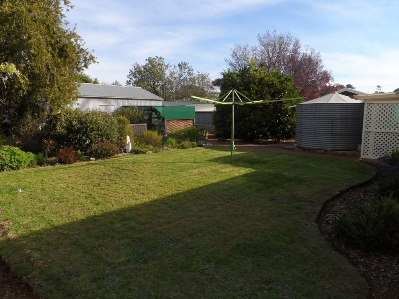 8 Sixth Street, Loxton SA 5333