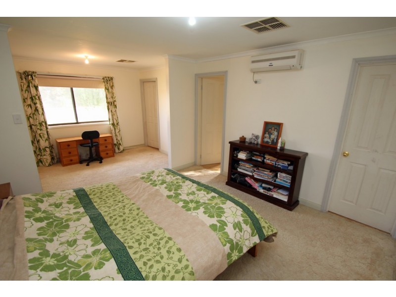 137 Tapalin Street, Renmark SA 5341