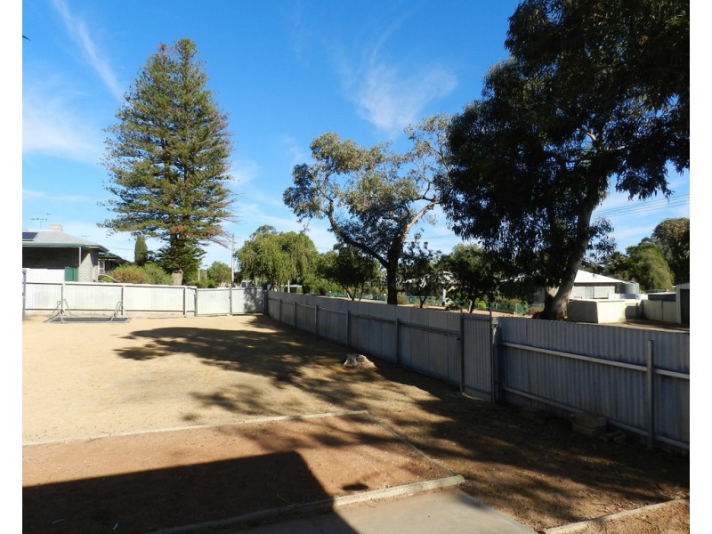 11 Hawdon Street, Barmera SA 5345