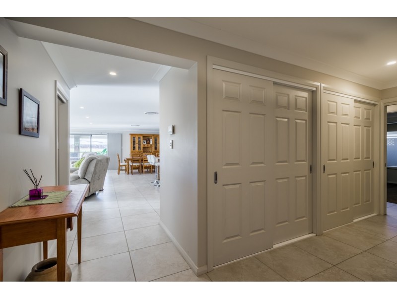 32 SOUTHLAKES PARADE, Dubbo NSW 2830