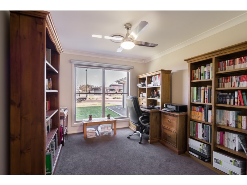 32 SOUTHLAKES PARADE, Dubbo NSW 2830