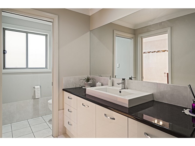 32 SOUTHLAKES PARADE, Dubbo NSW 2830