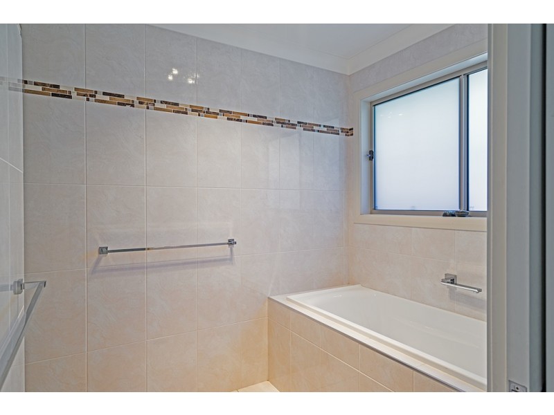 32 SOUTHLAKES PARADE, Dubbo NSW 2830