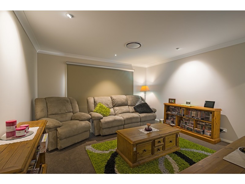 32 SOUTHLAKES PARADE, Dubbo NSW 2830