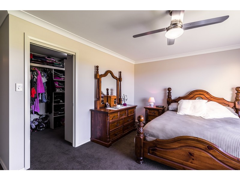 32 SOUTHLAKES PARADE, Dubbo NSW 2830