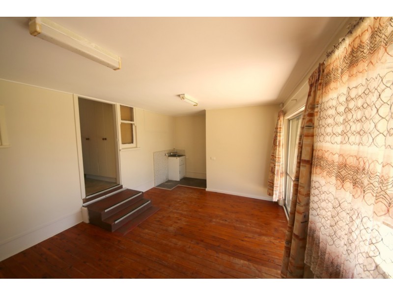 42 Alcheringa Street, Dubbo NSW 2830