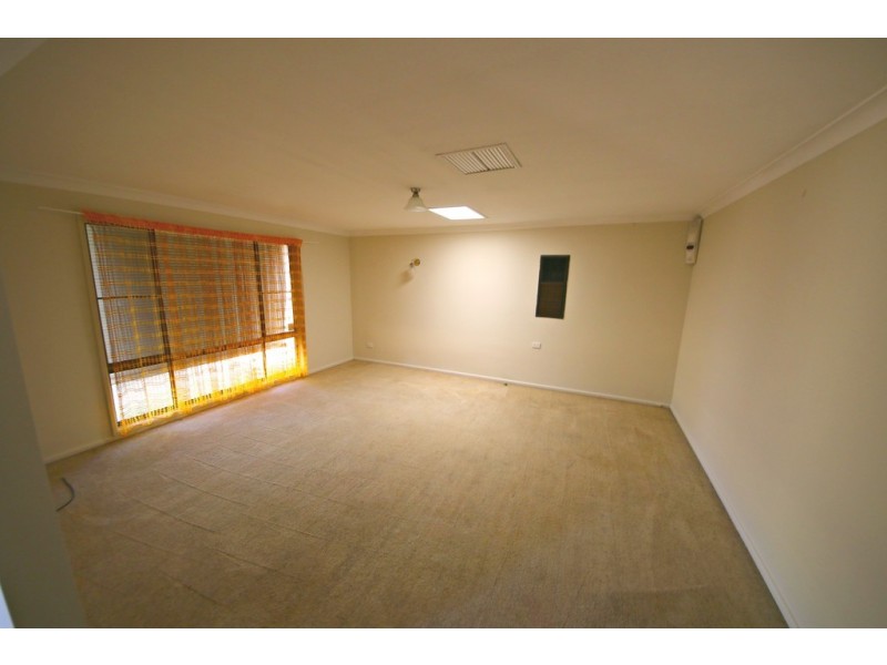 42 Alcheringa Street, Dubbo NSW 2830