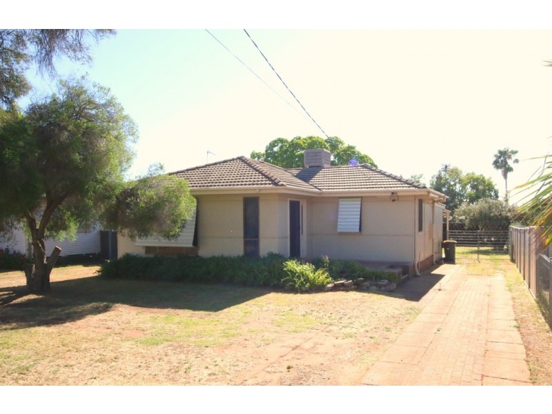 42 Alcheringa Street, Dubbo NSW 2830