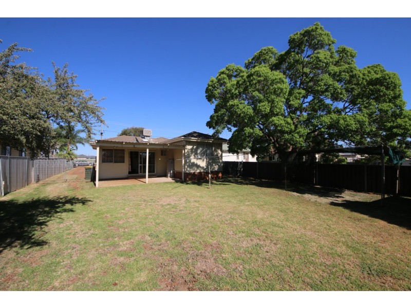 42 Alcheringa Street, Dubbo NSW 2830