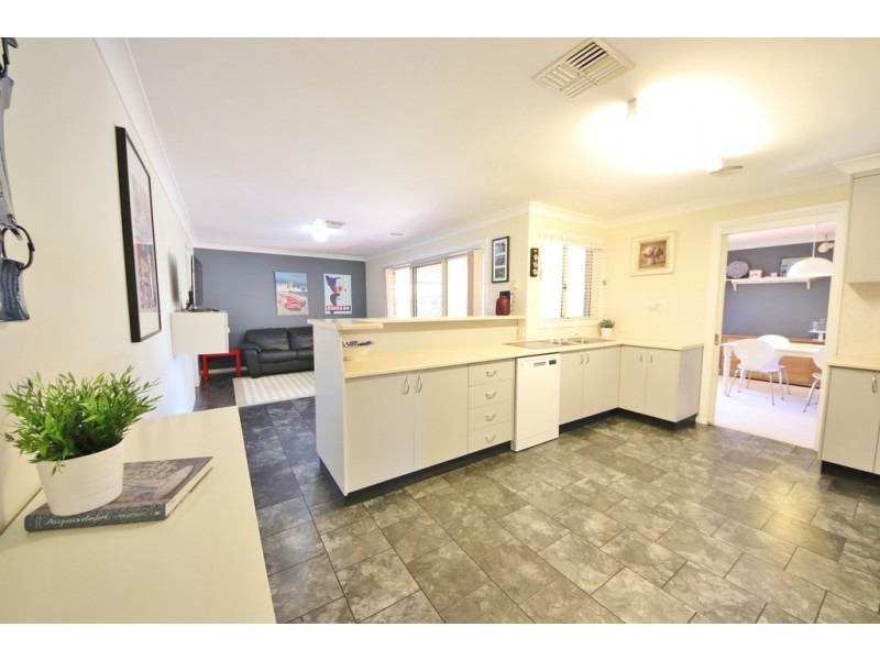 8 Swan Street, Dubbo NSW 2830