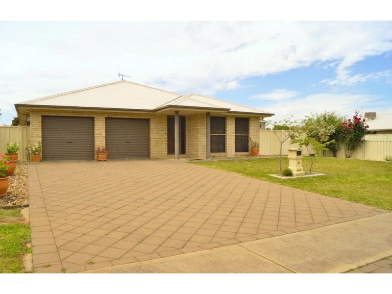 9 Keswick Parkway, Dubbo NSW 2830