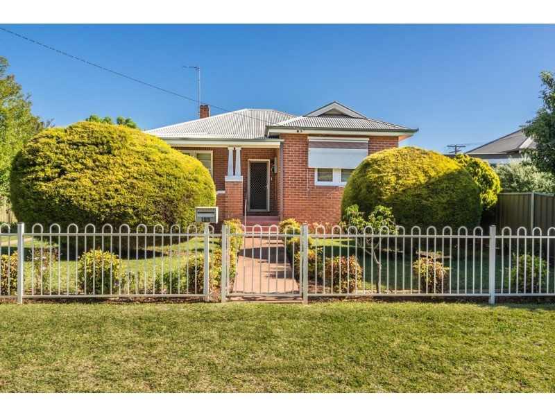 125 Bultje Street, Dubbo NSW 2830