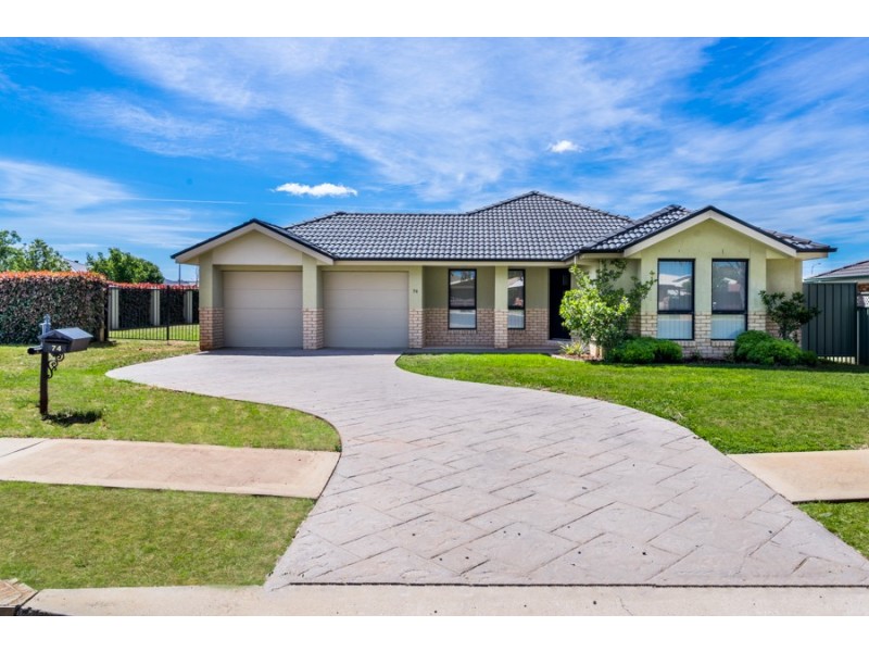 74 SHERATON ROAD, Dubbo NSW 2830