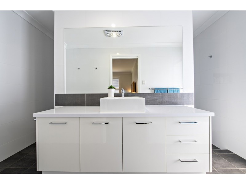 20 Azure Avenue, Dubbo NSW 2830