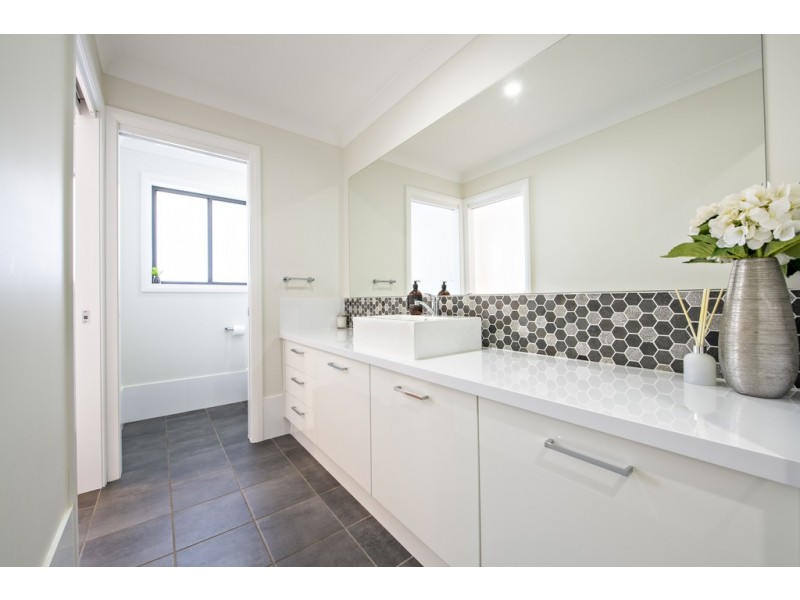 20 Azure Avenue, Dubbo NSW 2830