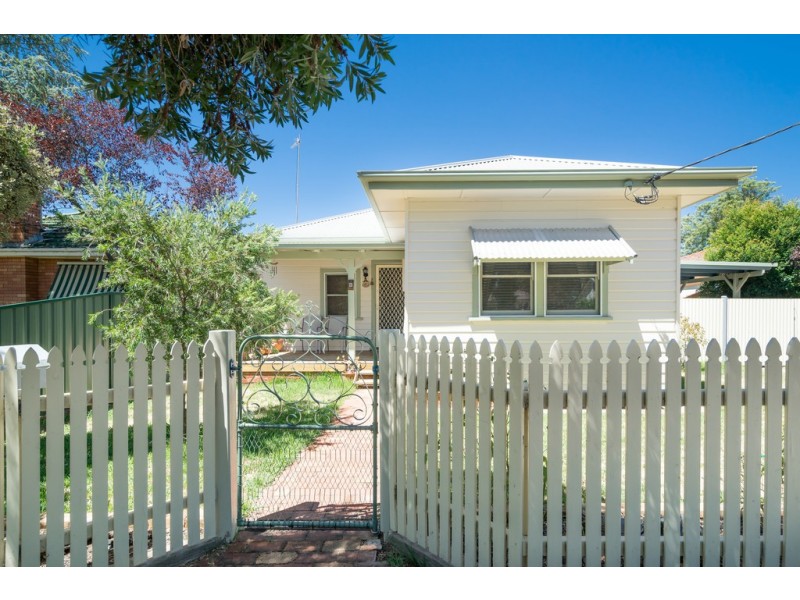 8 Crown Street, Dubbo NSW 2830