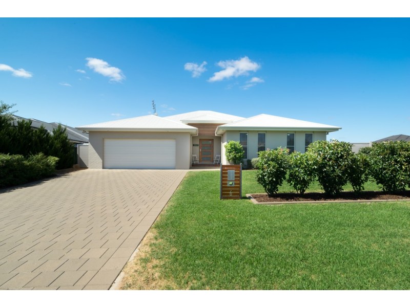 6 Askernish Drive, Dubbo NSW 2830