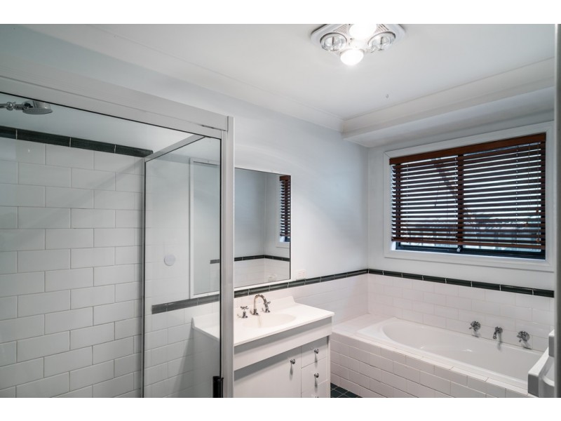 6 Websdale Drive, Dubbo NSW 2830