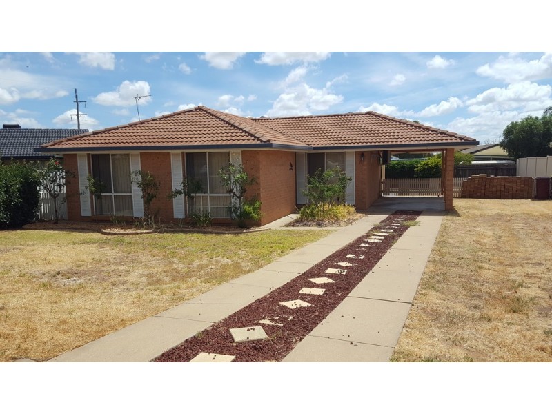 11 Flinders Close, Dubbo NSW 2830